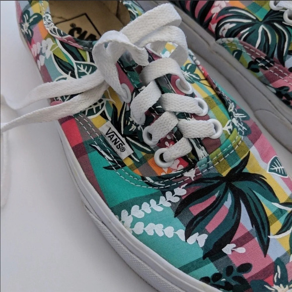 EUC WOMENS VANS - Picture 6 of 8